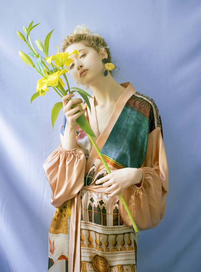 Anarela silk kimono girl with flower