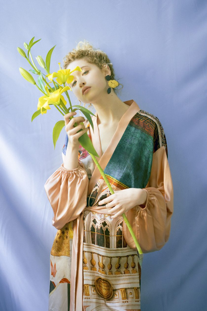 Anarela silk kimono girl with flower