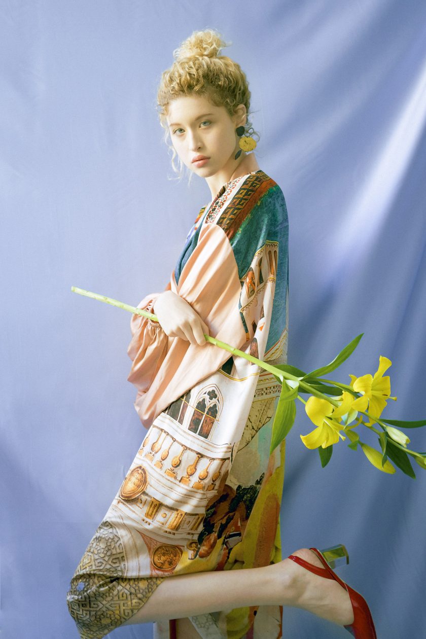 Anarela silk kimono girl with flower