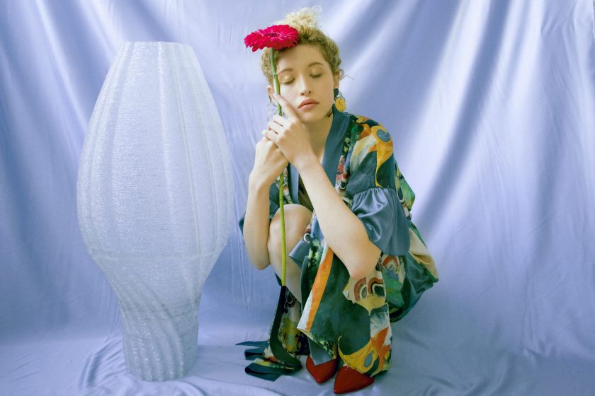 Anarela kimono model with flower homepage