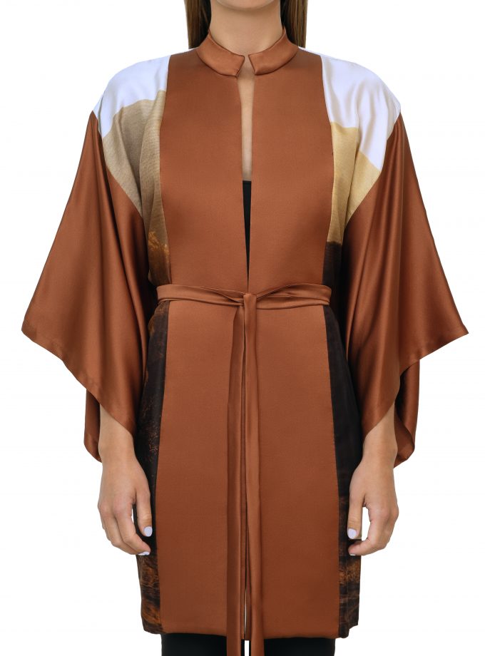 Silk Kimono Anarela templo front