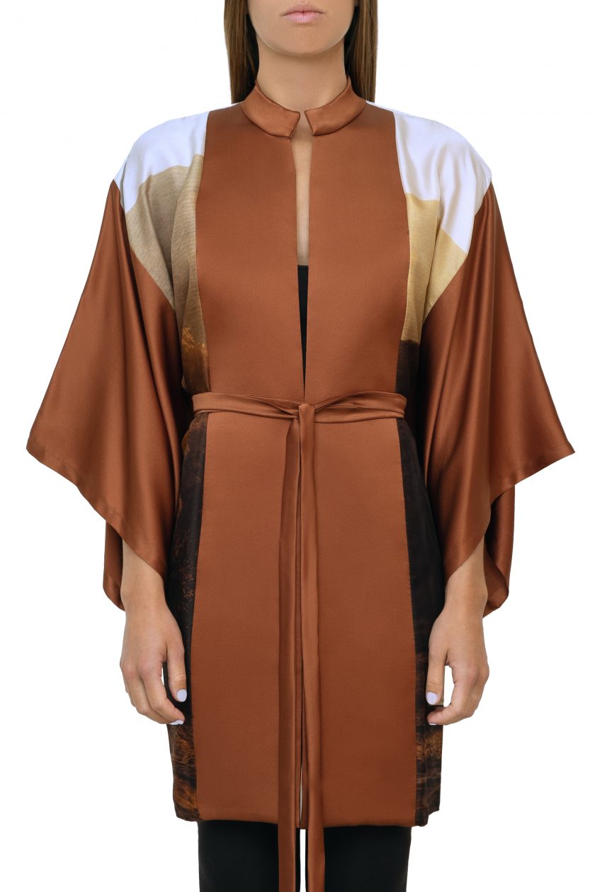 Silk Kimono Anarela templo front